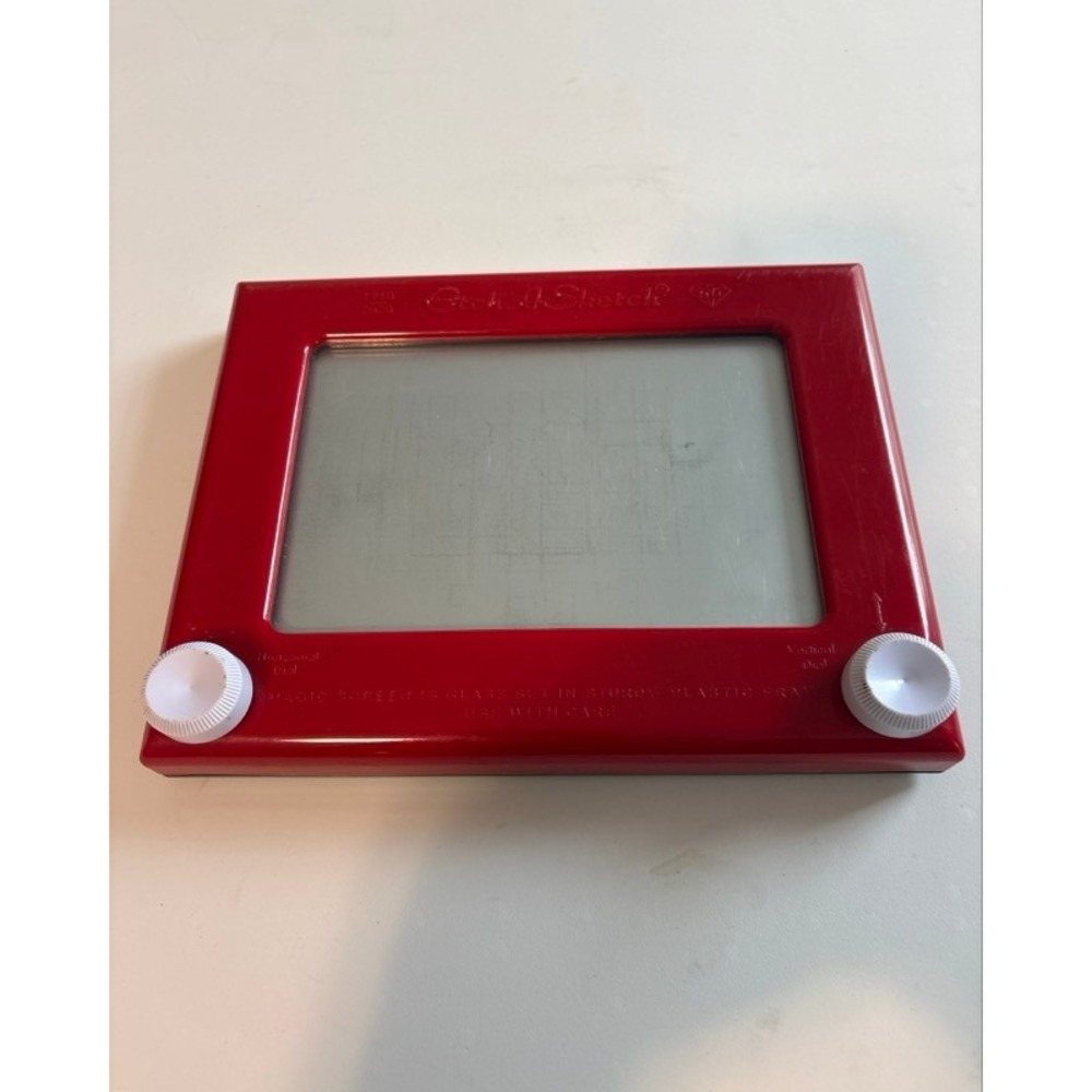 Spin Master Etch A Sketch Classic Red Magic‎ Screen Drawing Toy 9x7.5 Inch